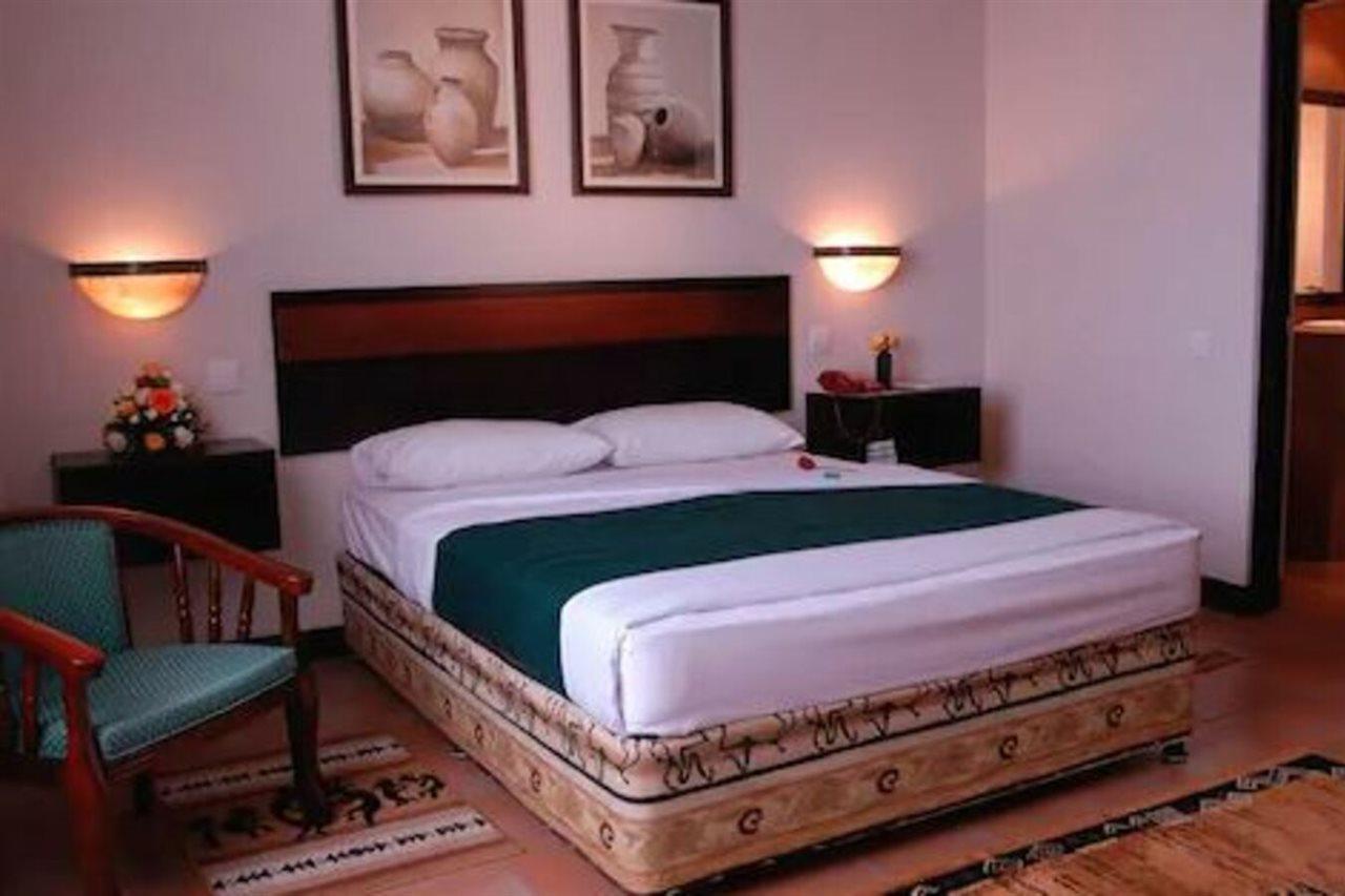 Blue Pearl Hotel & Apartments Dar es Salaam Bagian luar foto