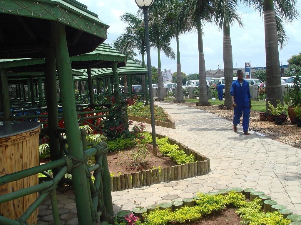 Blue Pearl Hotel & Apartments Dar es Salaam Bagian luar foto