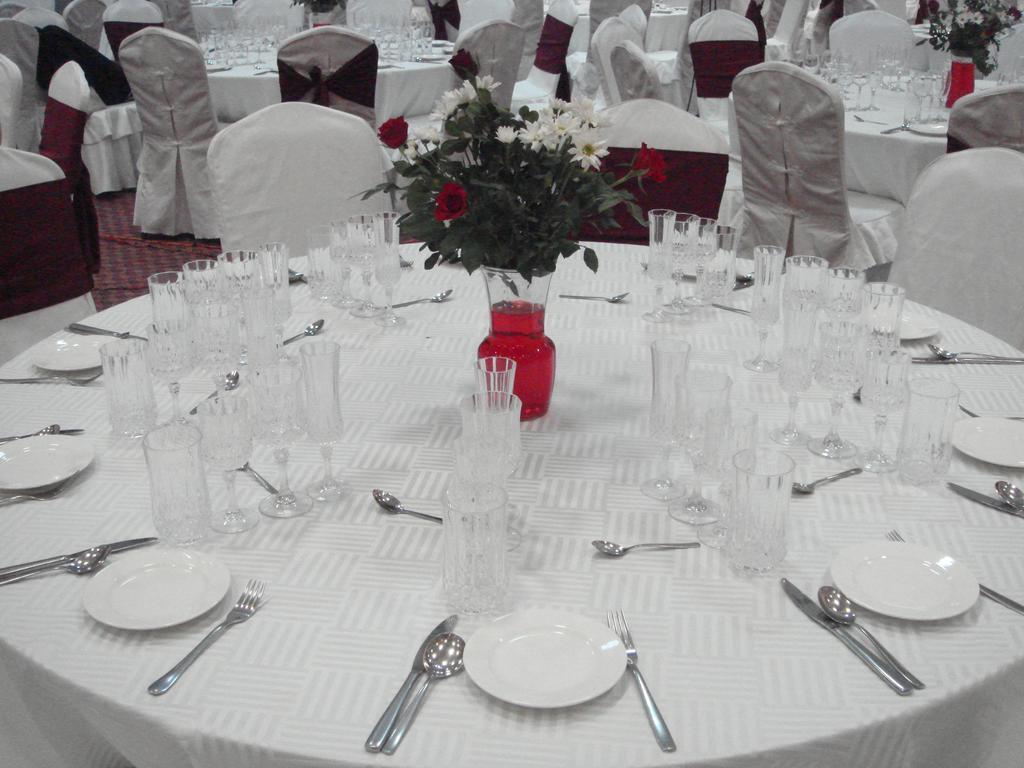 Blue Pearl Hotel & Apartments Dar es Salaam Bagian luar foto