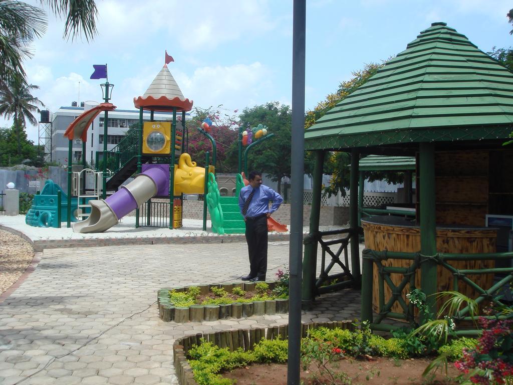Blue Pearl Hotel & Apartments Dar es Salaam Bagian luar foto