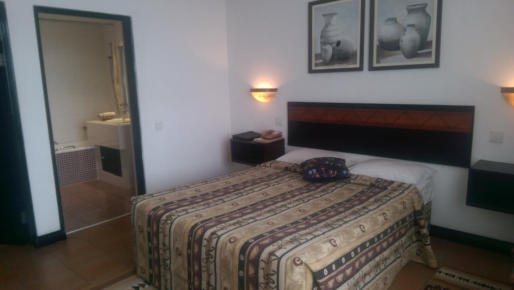Blue Pearl Hotel & Apartments Dar es Salaam Bagian luar foto