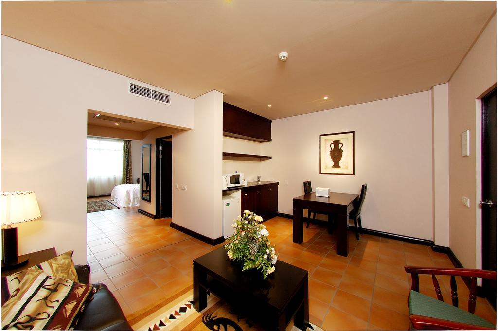 Blue Pearl Hotel & Apartments Dar es Salaam Bagian luar foto